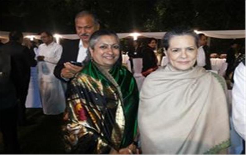 Congress MLA get slapped by Lady Constable in Shimla  Congress MLA get slapped by Lady Constable in Shimla