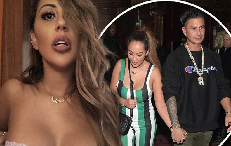 Geordie Shore's Sophie Kasaei cups revealing bra selfie gives saucy look appealing an invitation  Geordie Shore's Sophie Kasaei cups revealing bra selfie gives saucy look appealing an invitation