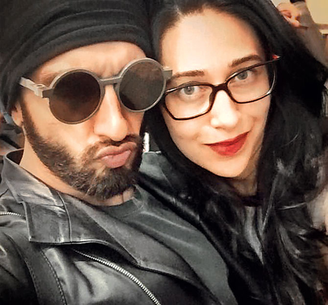 OMG! Ranveer Singh के साथ Karisma Kapoor कर रही हैं 'सरकाय लेयो खटिया जाड़ा लगे.....